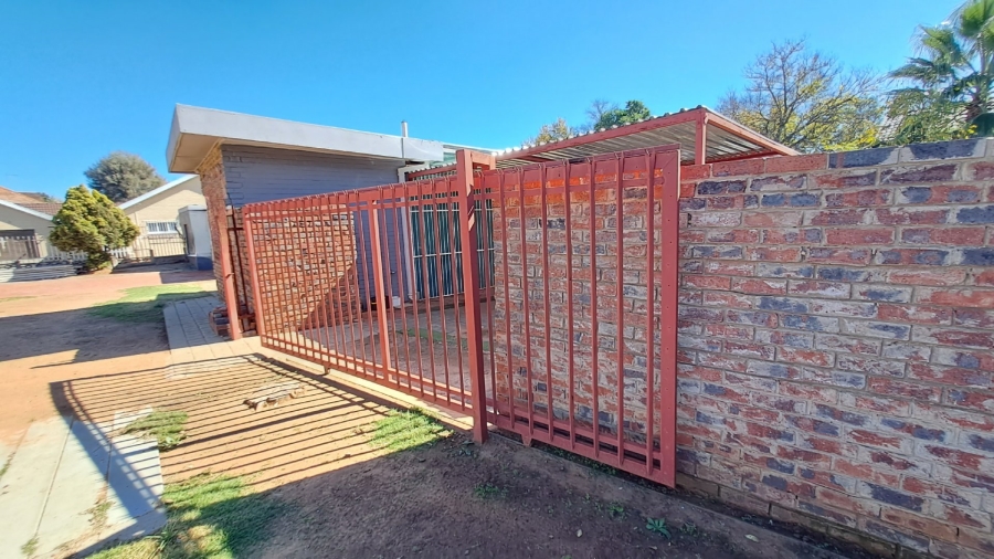 4 Bedroom Property for Sale in Fichardt Park Free State